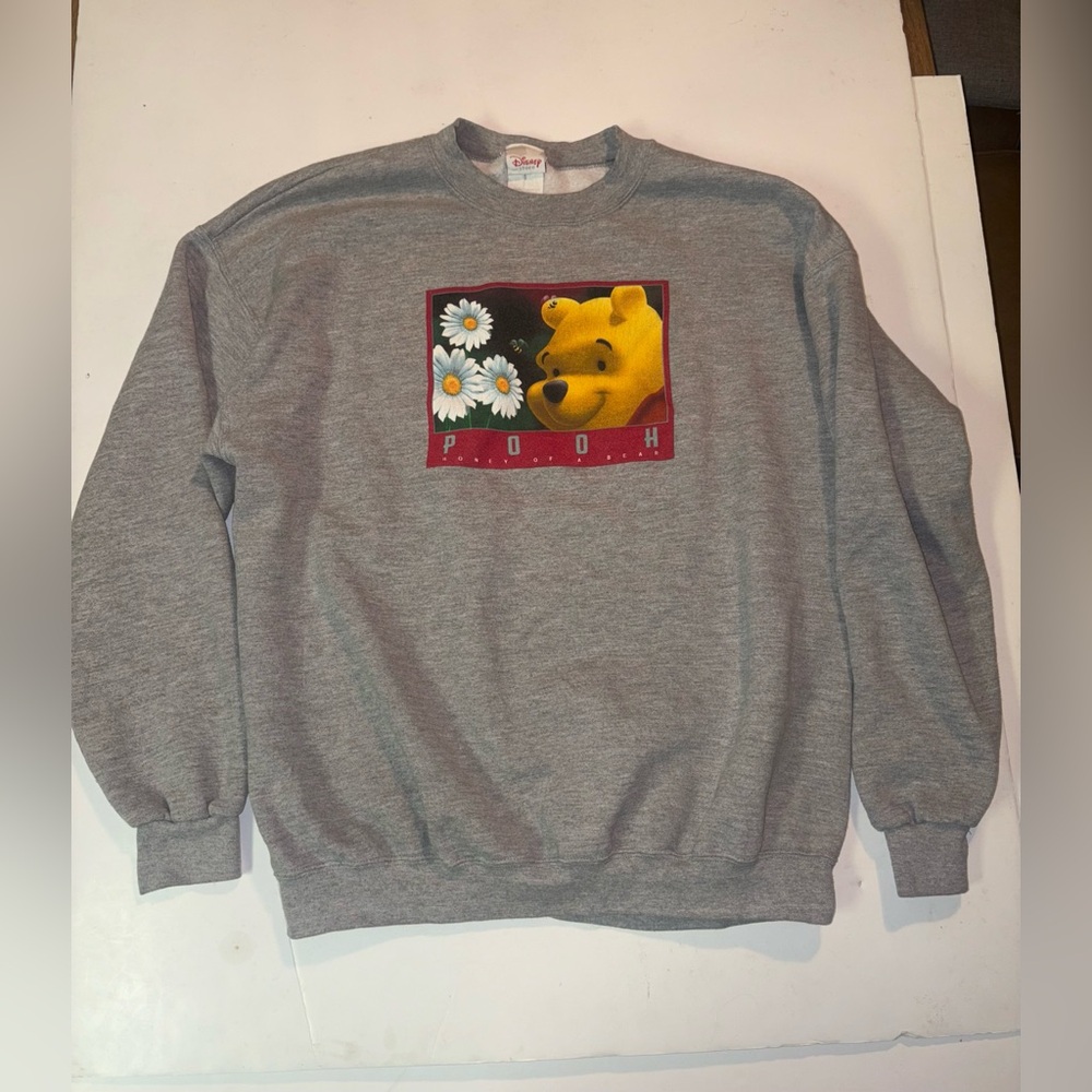 Vintage 90s Winnie the Pooh Flower Bee Photo Gray XL Sweatshirt Disney Store Tag